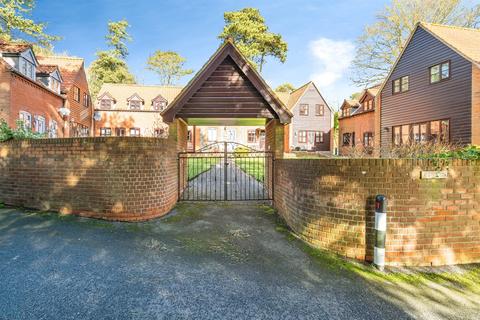 2 bed property, in Clement Scott Mews, £230,000