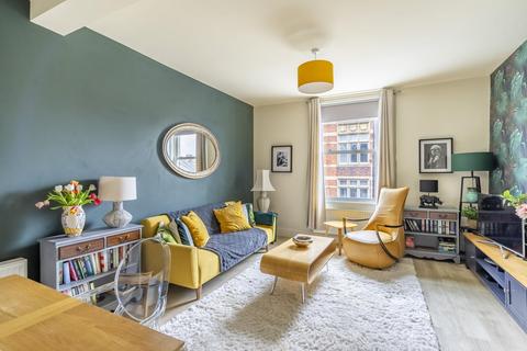 2 bed property, in Fishergate, £295,000