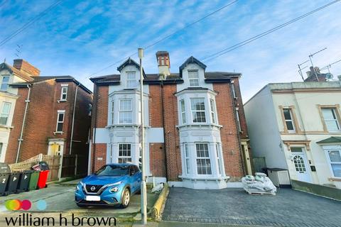 10 bed property, in Church Road, £700,000