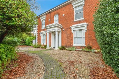 1 bed property, in Portland Road, £110,000