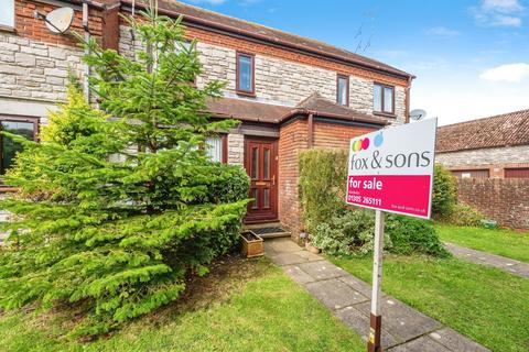 1 bed property, in Butt Farm Close, £155,000