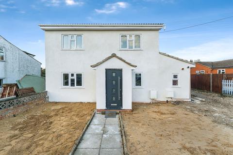3 bed property, in Mepal Road, £375,000