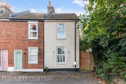 2 bed property, in Beaconsfield Place, £525,000