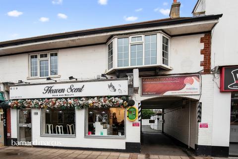 4 bed property, in Chessington Road, £250,000
