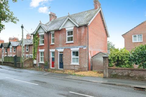 2 bed property, in Station Road, £300,000