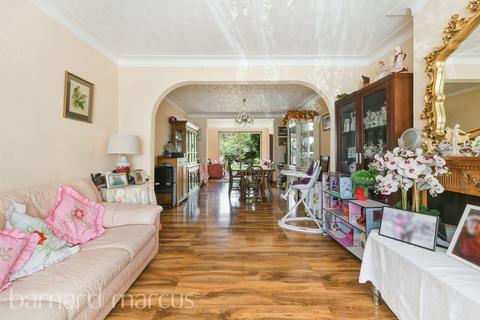 5 bed property, in Hazon Way, £875,000