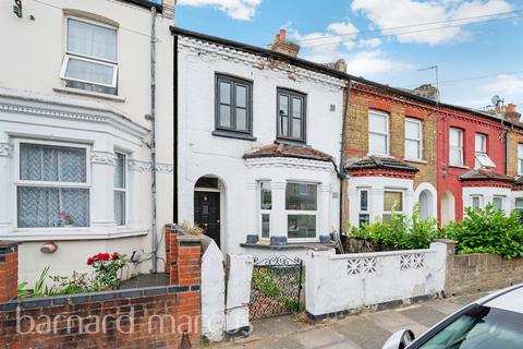 2 bed property, in Bristow Road, £425,000