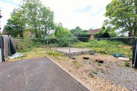 Studio, in Forrest Drive, £250,000
