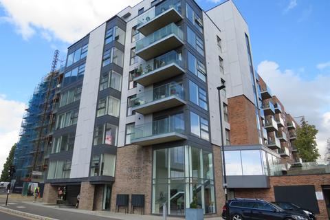 1 bed property, in East Station Road, £170,000