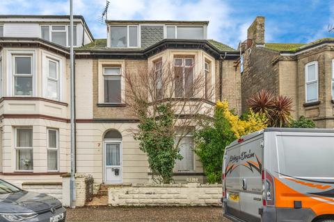 10 bed property, in Nelson Road South, £220,000