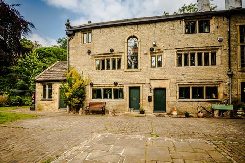 2 bed property, in Rookery Lane, £1,200,000