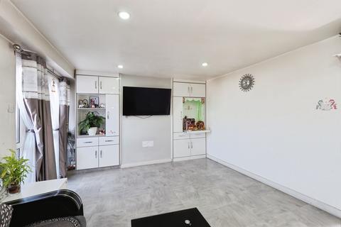 2 bed property, in Russell Square, £150,000