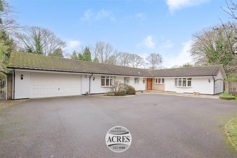 4 bed property, in Endwood Drive, £1,050,000