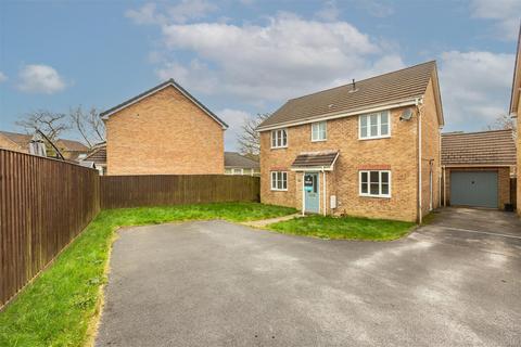 4 bed property, in Sycamore Avenue, £330,000