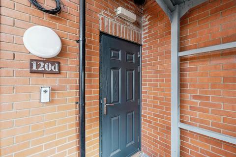 2 bed property, in London Road North, £120,000
