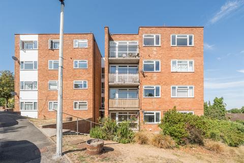 2 bed property, in Croxley Rise, £185,000