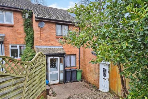 2 bed property, in Lime Close, £170,000
