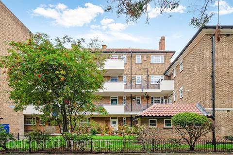 3 bed property, in London Road, £287,000