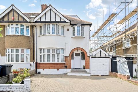 5 bed property, in Rowsley Avenue, £975,000