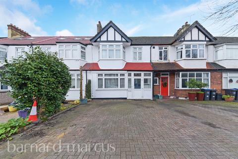 3 bed property, in Bushey Road, £830,000