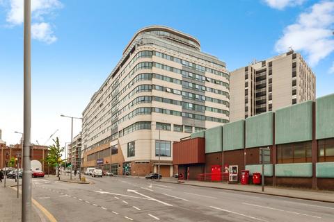 3 bed property, in Huntingdon Street, £180,000