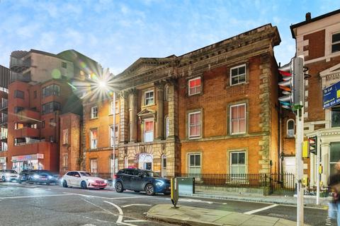 1 bed property, in Shakespeare Street, £40,000
