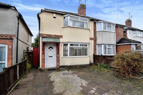 2 bed property, in Kingston Avenue, £220,000