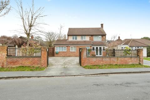 5 bed property, in Rockwood Road, £650,000