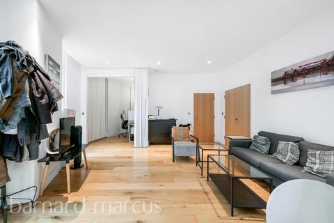 3 bed property, in Seager Place, £450,000