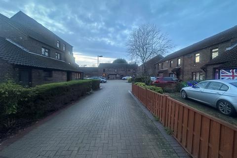 3 bed property, in Southwick Close, £170,000