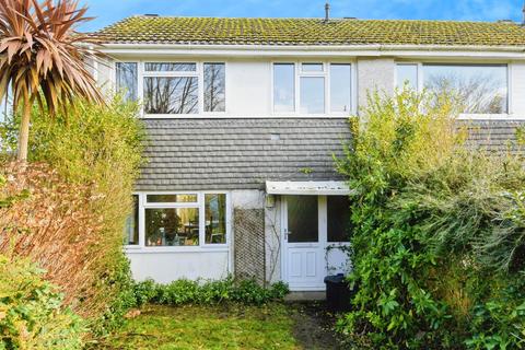 3 bed property, in Samuel Bone Close, £210,000