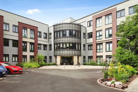 1 bed property, in Streetsbrook Road, £160,000