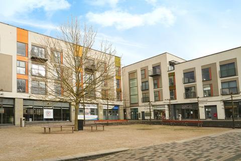 1 bed property, in Long Down Avenue, £209,000