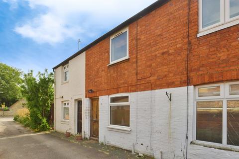 2 bed property, in Swan Terrace, £290,000