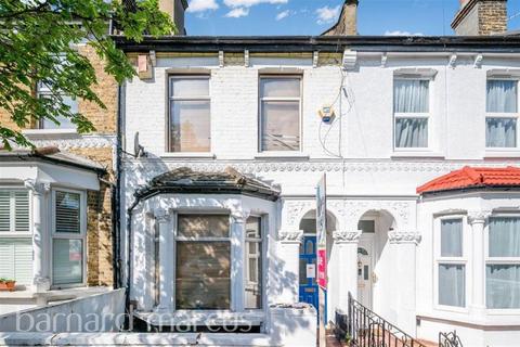 3 bed property, in Manchester Road, £400,000