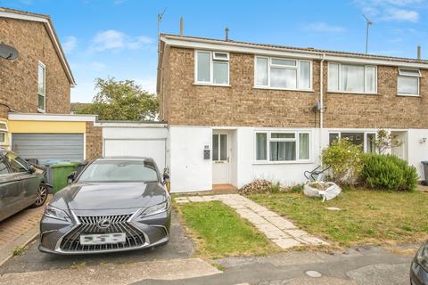 3 bed property, in Bury Hill Close, £290,000