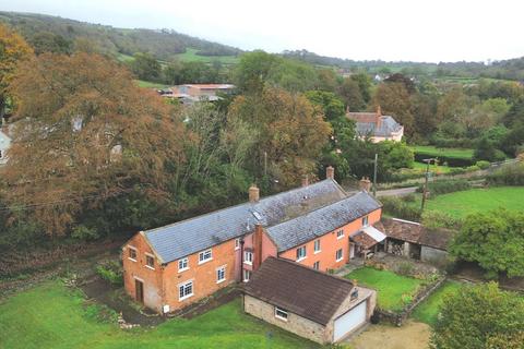 7 bed property, in Kennel Batch, £1,100,000