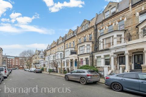 1 bed property, in Gwendwr Road, £475,000