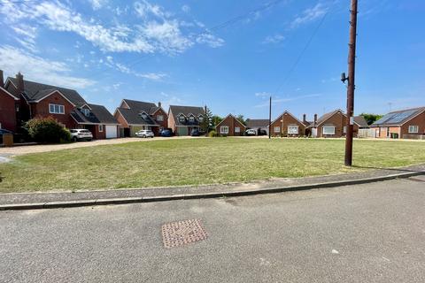 Studio, in Pippin Gardens, £3,000