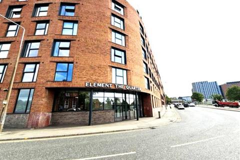Studio, in Low Hill, £125,000