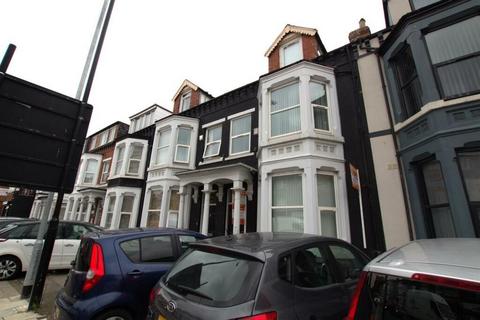 8 bed property, in Borough Road, £299,999
