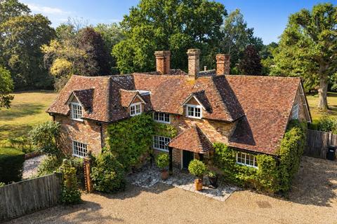 7 bed property, in Lyndhurst Road, £1,995,000