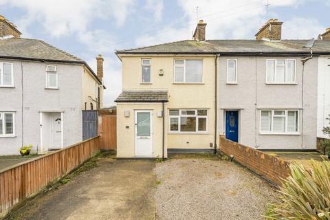 3 bed property, in Hillfield Road, £499,950