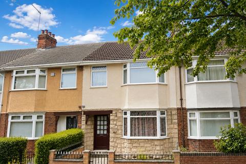 3 bed property, in Southcoates Lane, £130,000