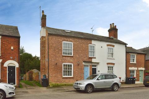 3 bed property, in High Street, £380,000
