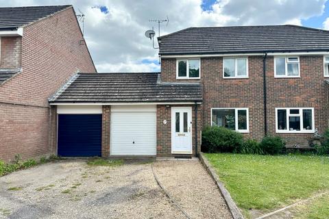 3 bed property, in Gaskell Close, £350,000