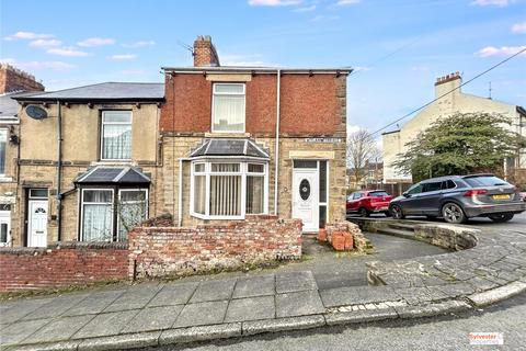 2 bed property, in Wylam Terrace, £80,000