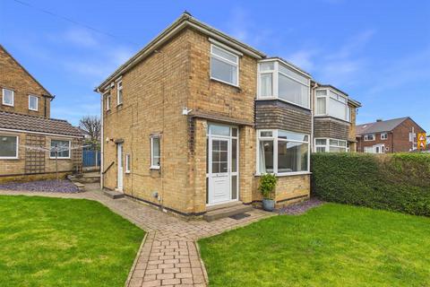 3 bed property, in Wollaton Road, £375,000