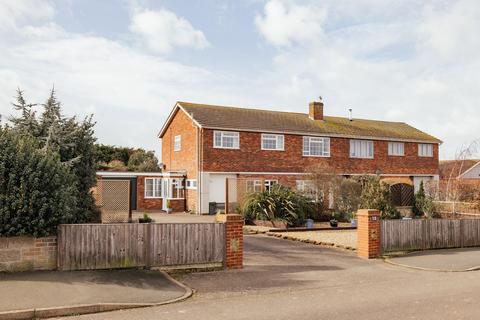 4 bed property, in Seaside Living in Hunstanton, £495,000