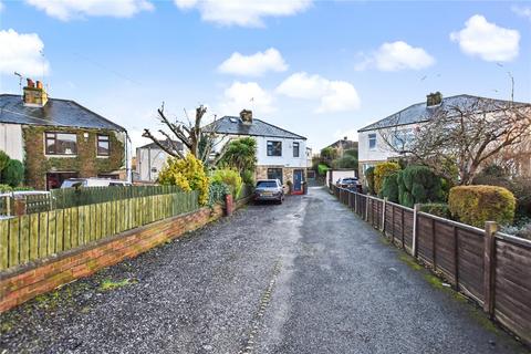 3 bed property, in Priesthorpe Avenue, £285,000
